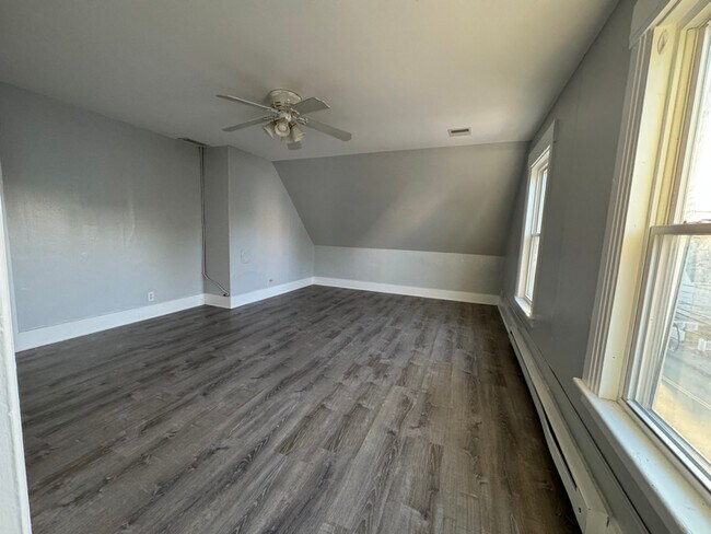 Photo - 281-283 Bridge St Unit 3