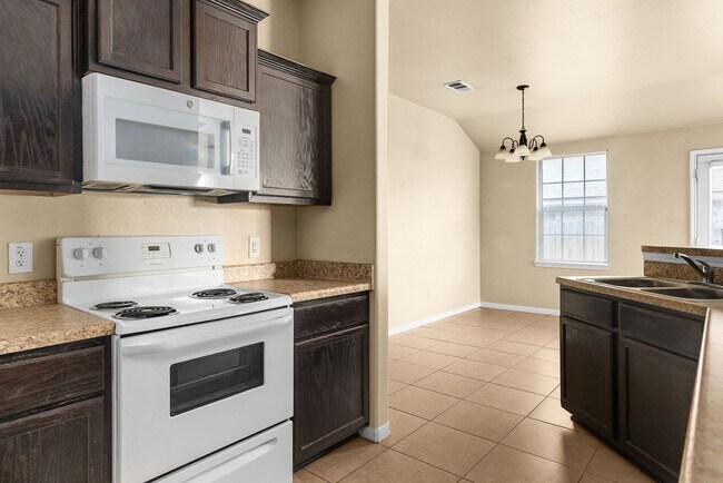 Photo - 1203 Cavalry Ln Unidad B