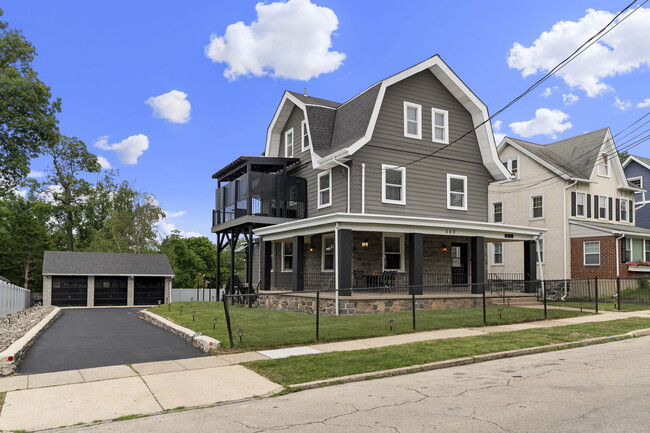 Building Photo - 660 Loraine St Unit 1