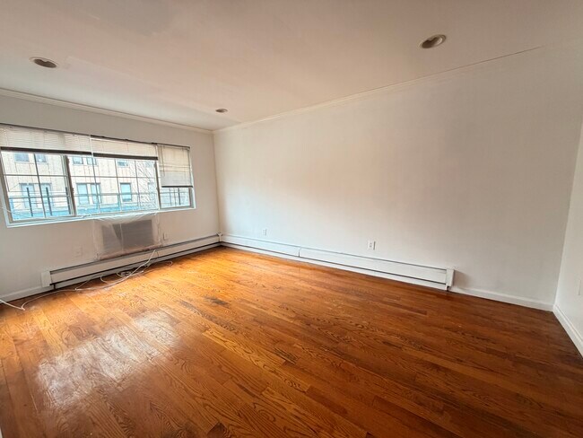 Photo - 600 Thwaites Pl Unit 2