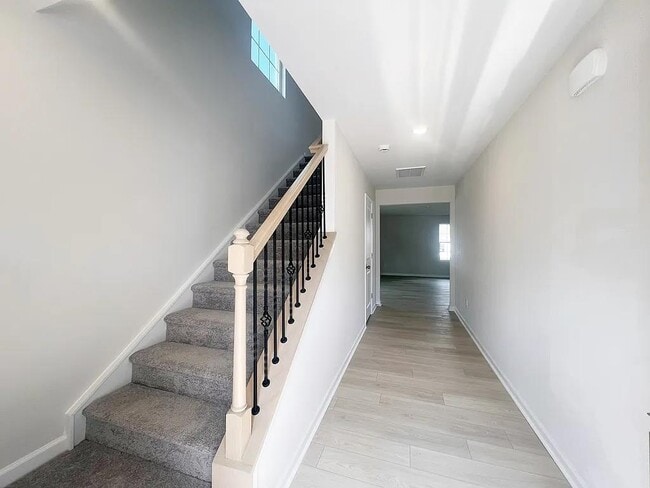 Photo - 416 Assata Ln