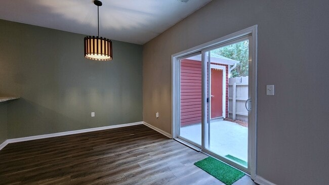 Photo - 2462 Leytonstone Dr