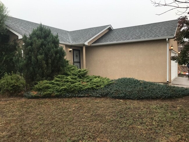 Photo - 3 bed, 2 bath with A/C in Fountain Mesa Heights - Available Now! MileStone Real Estate Services