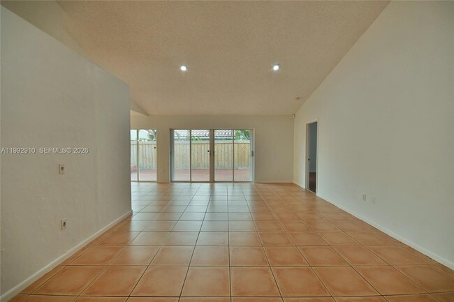 Photo - 10380 NW 46th St