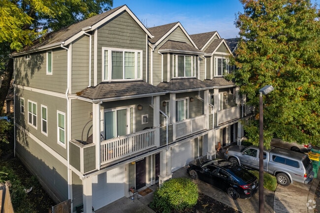 Photo - Menlo Gardens Apartments