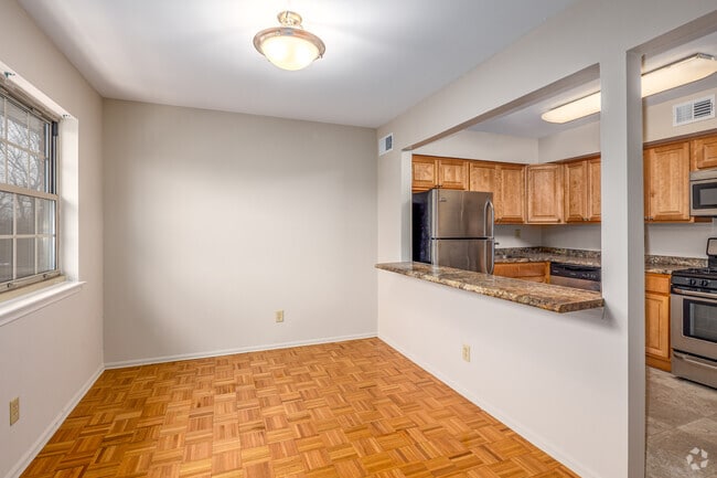 2BR, 1BA - 1,063SF - Dining Room
