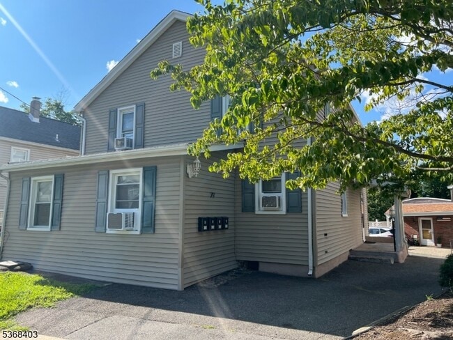 Building Photo - 79 Lower Notch Rd Unit 1-1 Rental