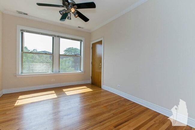 Photo - 1304 W Waveland Ave Unit #2