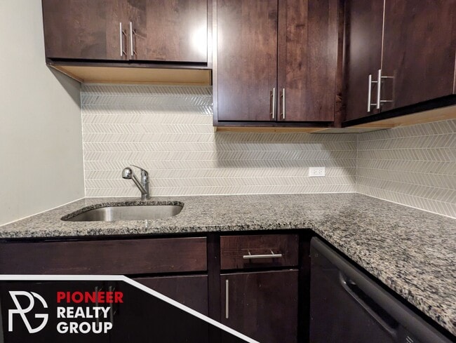 Photo - 530 W Surf St Unit S530-219