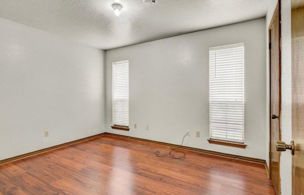 Photo - 1119 Meadowvale Dr