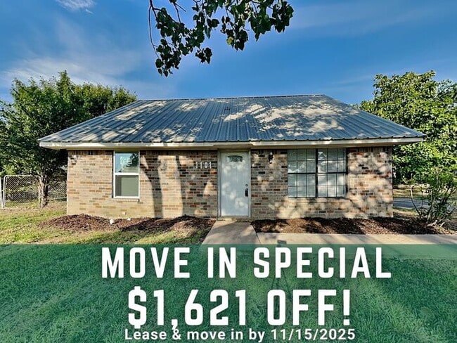 Building Photo - 1101 Bronner Dr