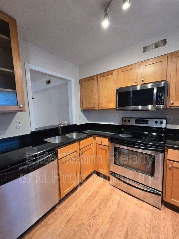 Photo - 1207 Green Oaks Ln Unidad E