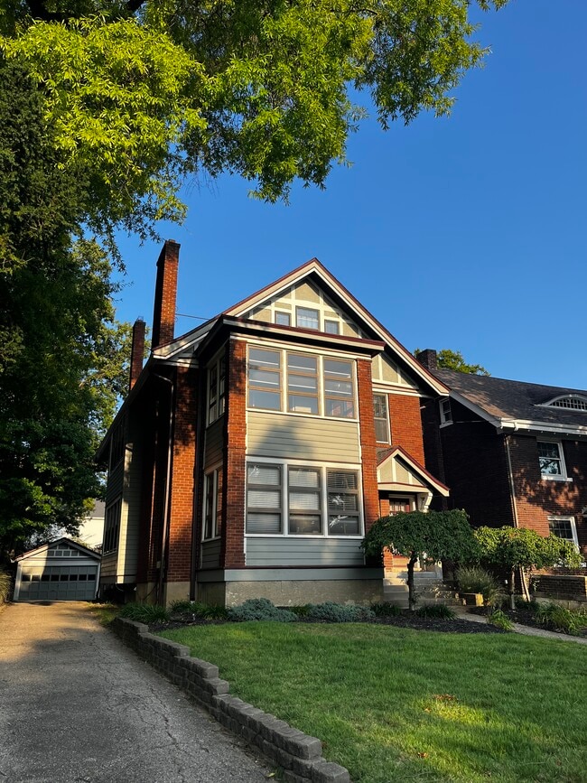 1346 Delta Ave Unit Second Floor