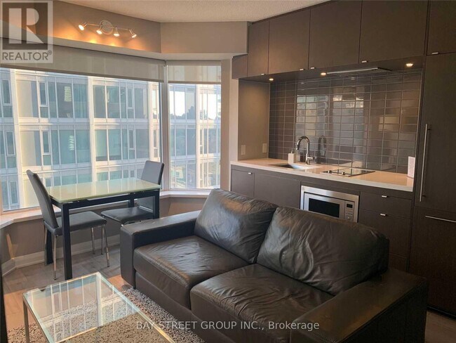 Photo - 155 Yorkville Ave Unité 1709