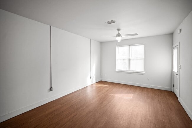 Photo - 635 E Azalea Ave