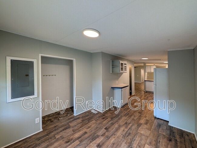 Photo - 3166 Redbud Ln