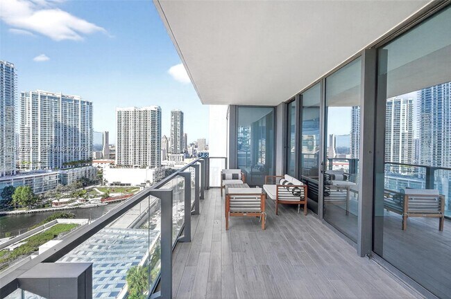 Photo - 68 SE 6th St Unit 1702