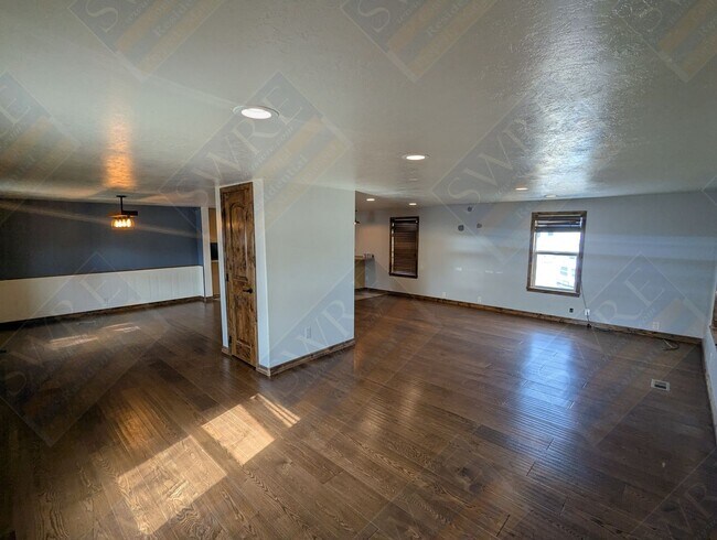 Photo - 340 Hoskins-