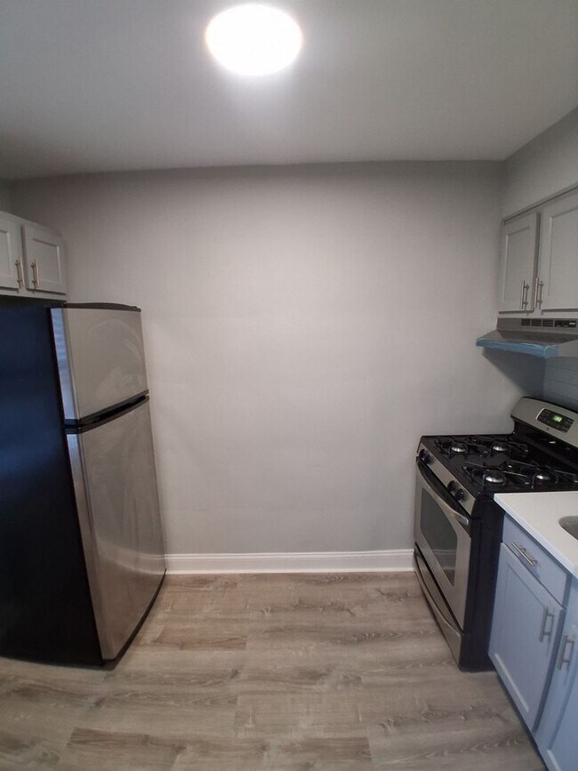 Photo - 1266 MORSE ST NE