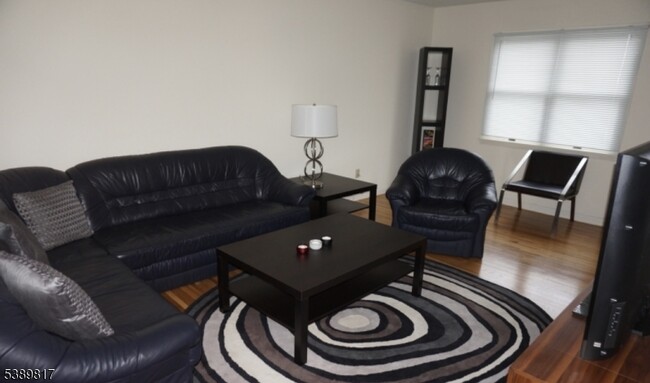 Photo - 8 Magnolia Ct