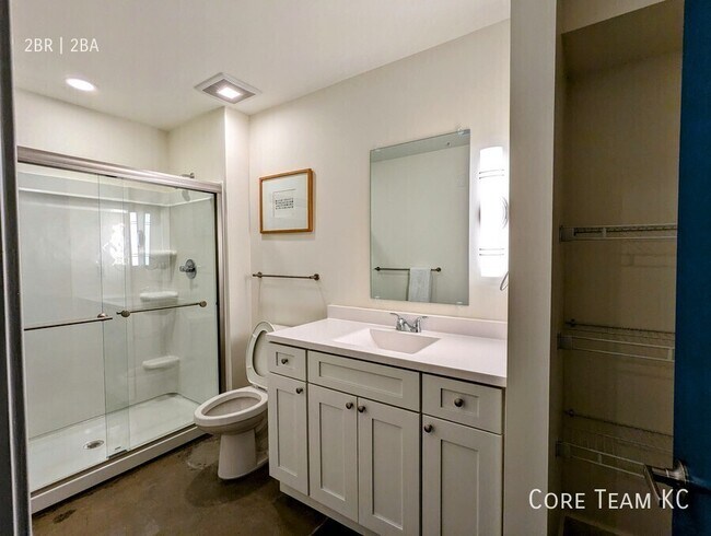 Photo - 3100 Gillham Plaza Unit 114