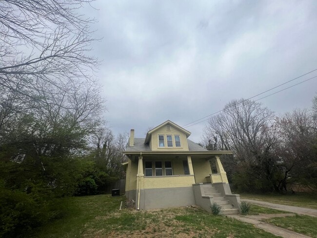 Building Photo - COMING SOON--3715 Hershberger Rd 3bed/1.5 bath $1495