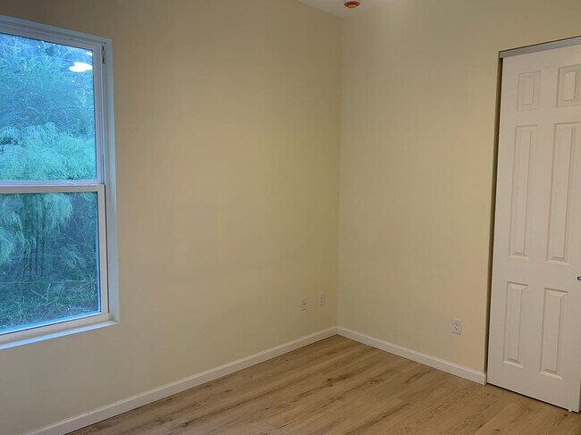 Photo - 5871 Collins Rd