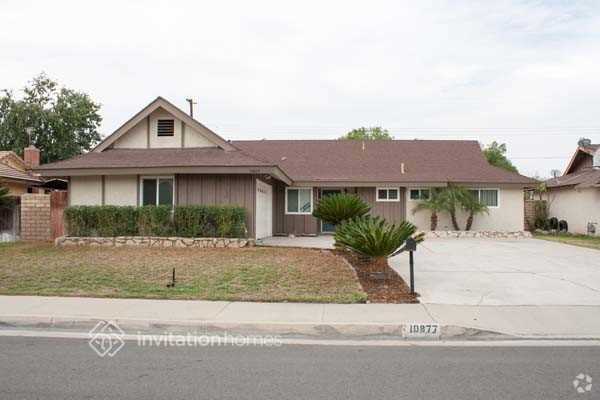 Building Photo - 10877 Mercer Ave Rental