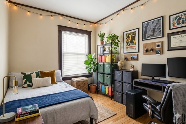 Photo - 122 N Franklin St