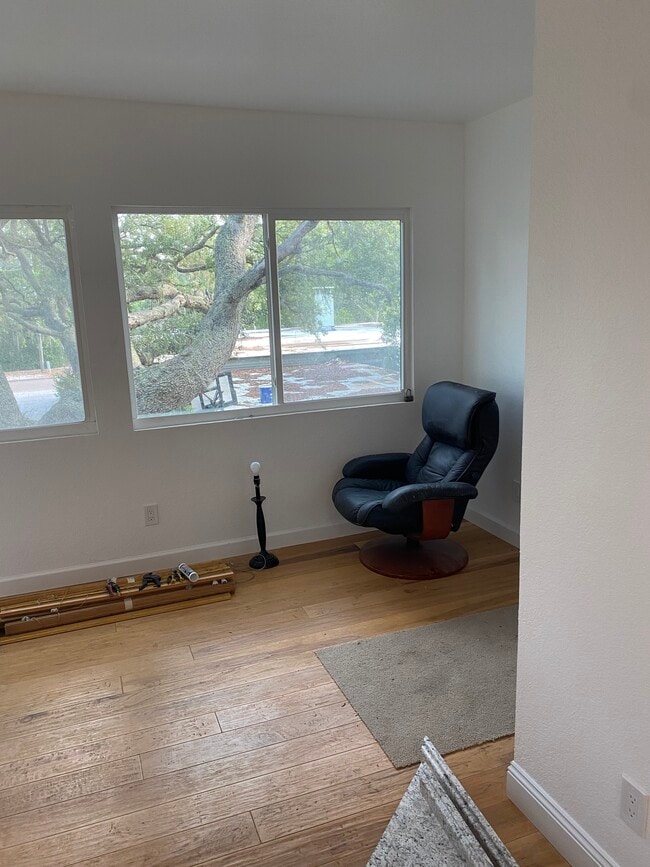 Photo - 1009 Jasmine Way Unit Apt B