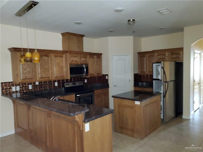 Photo - 15 Samgar St