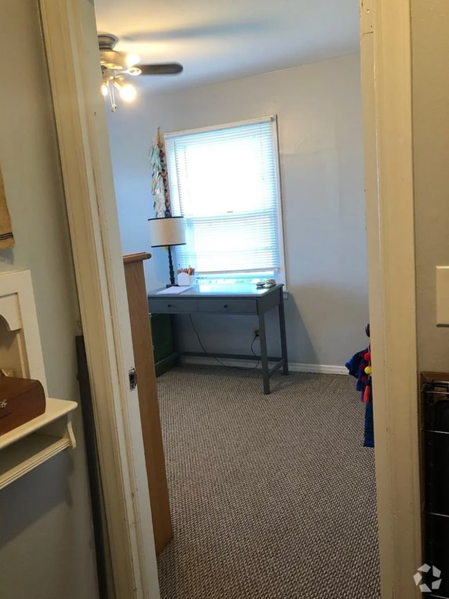 Building Photo - Newly Remodeled Rental