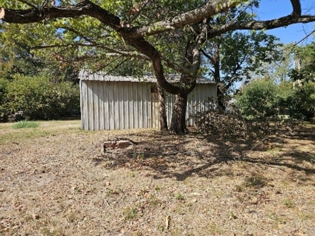 Photo - 1107 Esma St