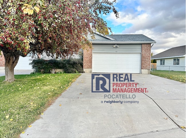 Photo - 3 Bed 2.5 Bath Twin Home - Double Car Garage - Small dogs negotiable