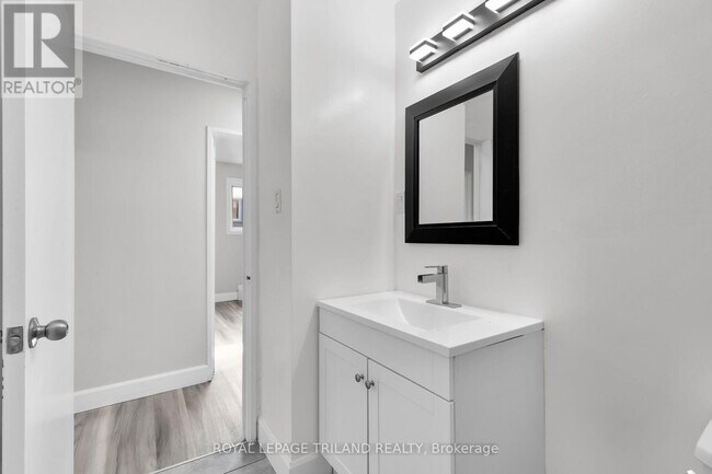 Photo - 1566 Allen Pl Unit 2