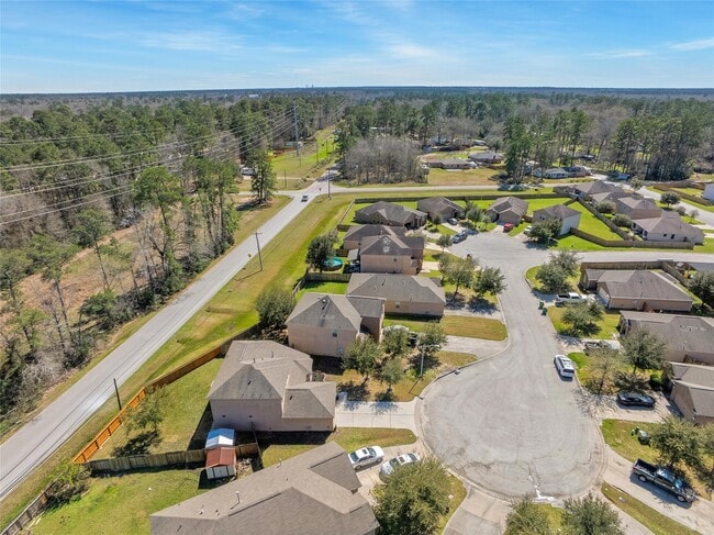 Photo - 305 Crooked Pine Court