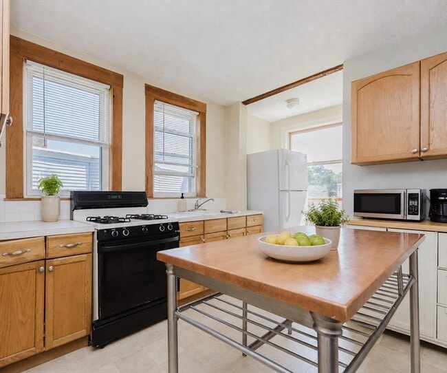 Photo - 75 Easton St Unit #3
