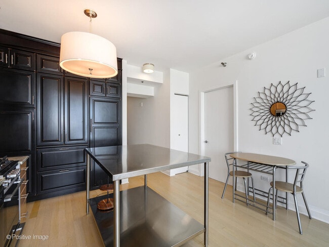 Photo - 33 W Ontario St Unit 57G