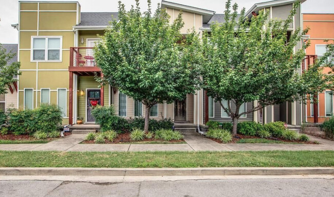 Photo - 2304 Zermatt Ave Townhome