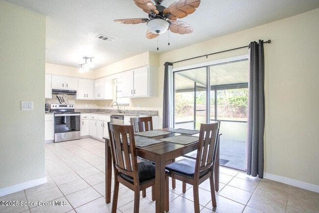 Photo - 1263 San Matio St