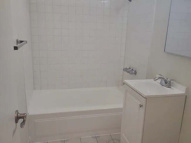 Photo - 6510 Marbrisa Ave Unit B