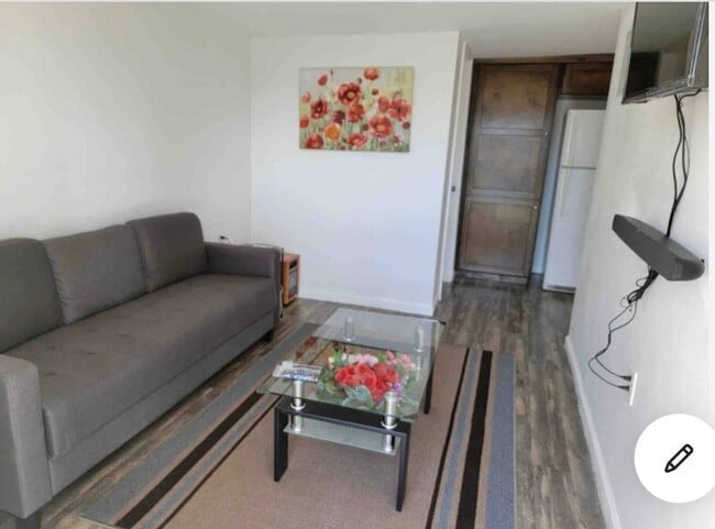 Photo - 8041 Howard Dr Unidad 2