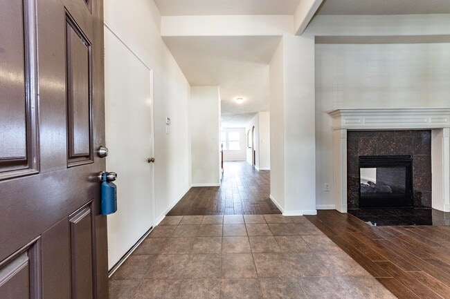 Photo - 913 Boxelder Pointe House