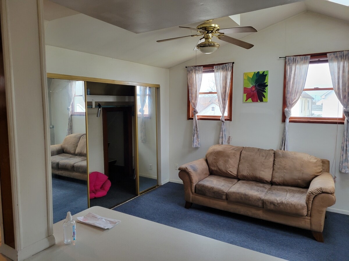 Photo - 96 Huetter Ave Unit 1 bedroom upper apartment