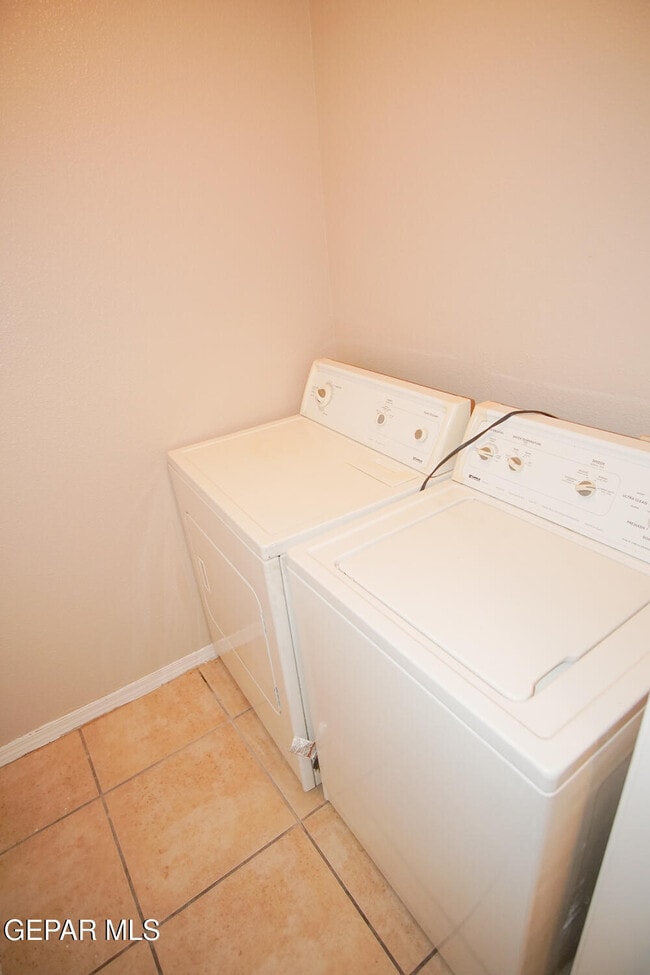 Photo - 3900 Kemp Ave Unit B