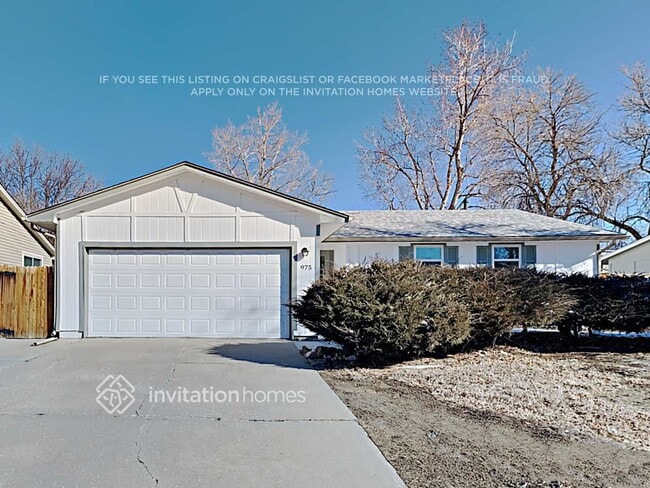 Building Photo - 975 E 7th Ave