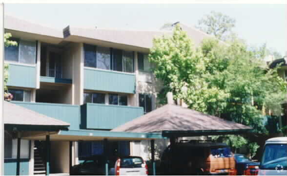 Photo - 1400 Creekside Dr
