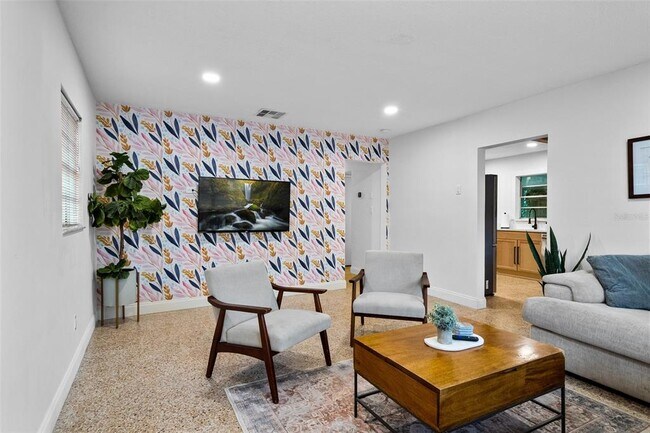 Photo - 314 W Alva St