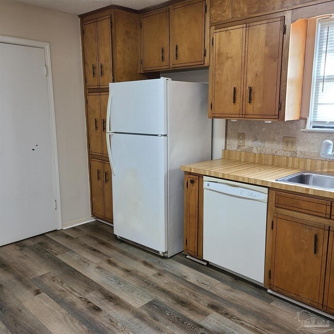 Photo - 7804 Deborah Dr