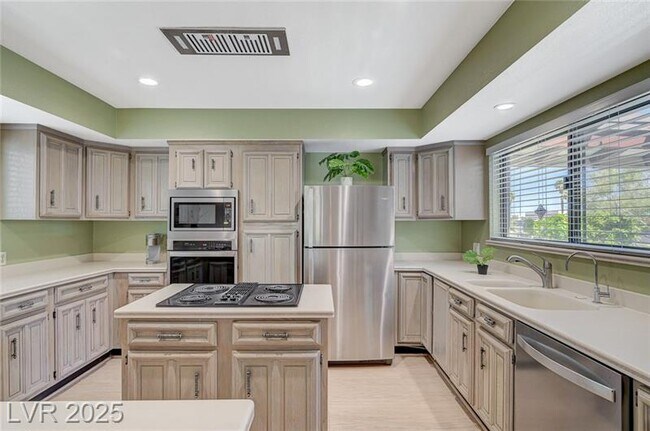 Photo - 2885 Duneville St House